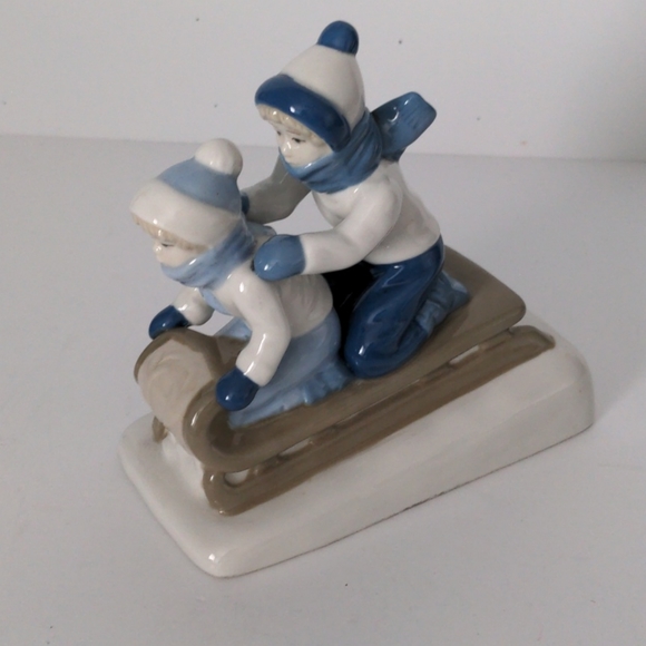 VTG Children Sledding - Picture 2 of 7